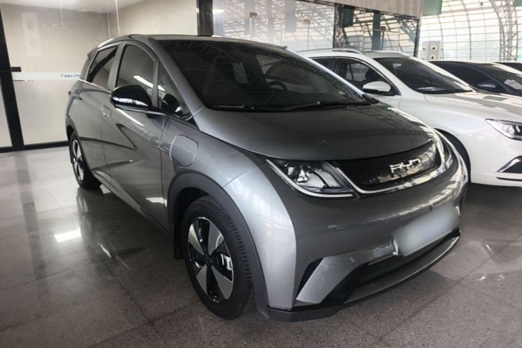 Used BYD Dolphin 2023 420 km Fashion Edition Front Right 45 Deg