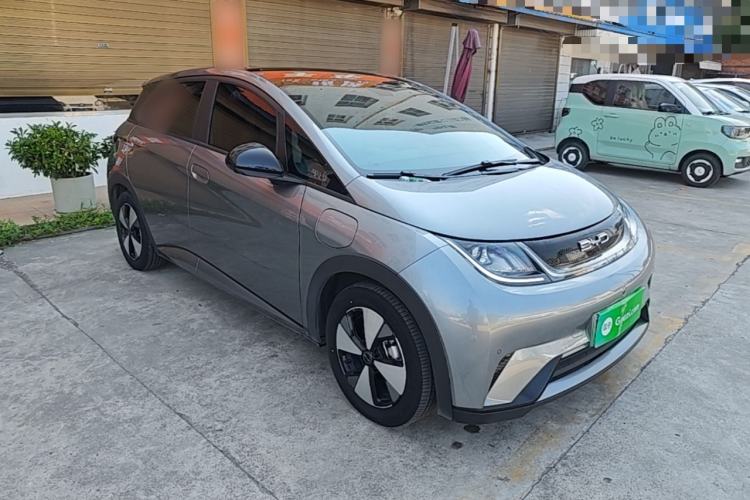 Used BYD Dolphin 2023 420 km Fashion Edition Front Right 45 Deg
