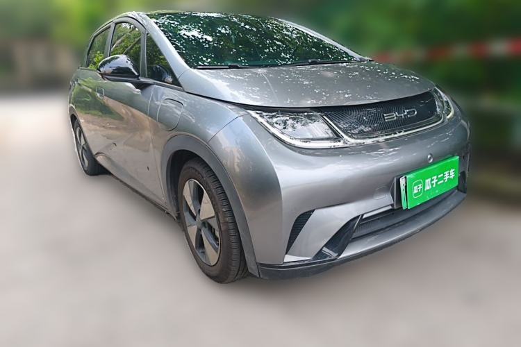 Used BYD Dolphin 2023 420 km Fashion Edition Front Right 45 Deg