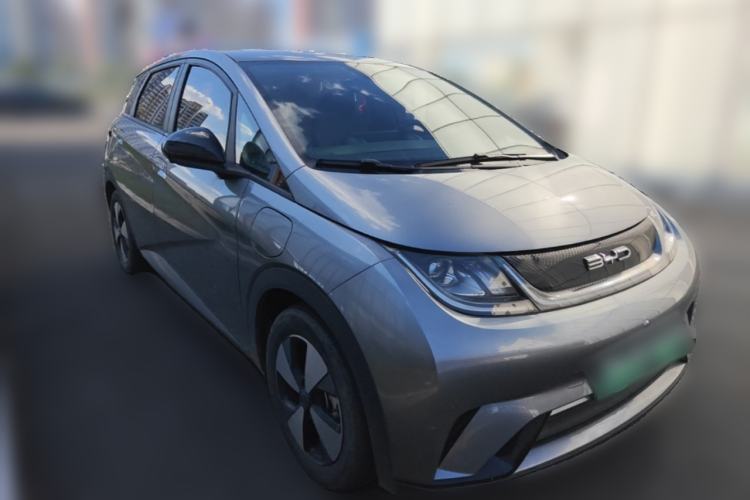 Used BYD Dolphin 2023 420 km Fashion Edition Front Right 45 Deg
