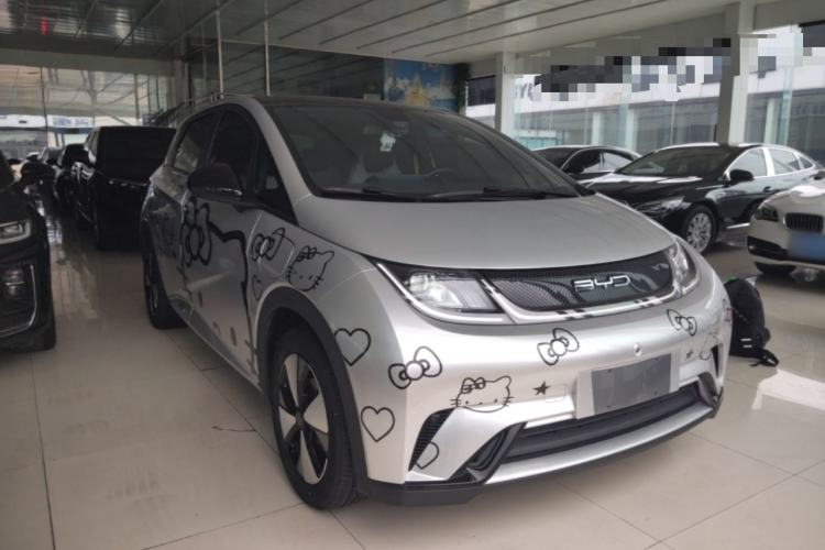 Used BYD Dolphin 2023 420 km Fashion Edition Front Right 45 Deg