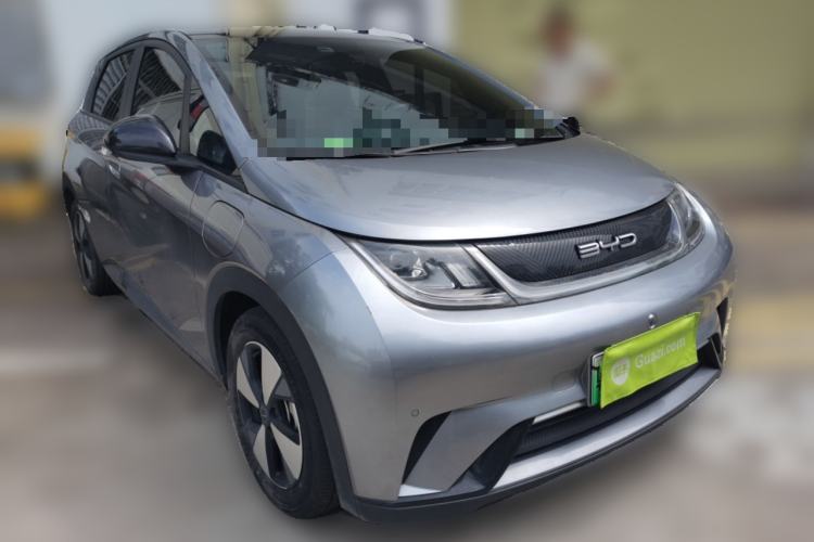 Used BYD Dolphin 2023 420 km Fashion Edition Front Right 45 Deg