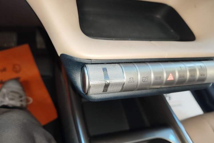 Used BYD Dolphin 2023 420 km Fashion Edition Gear Lever