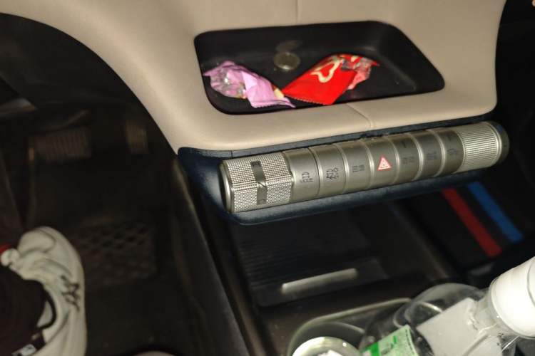 Used BYD Dolphin 2023 420 km Fashion Edition Gear Lever