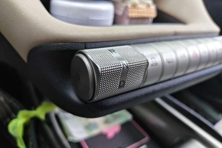 Used BYD Dolphin 2023 420 km Fashion Edition Gear Lever