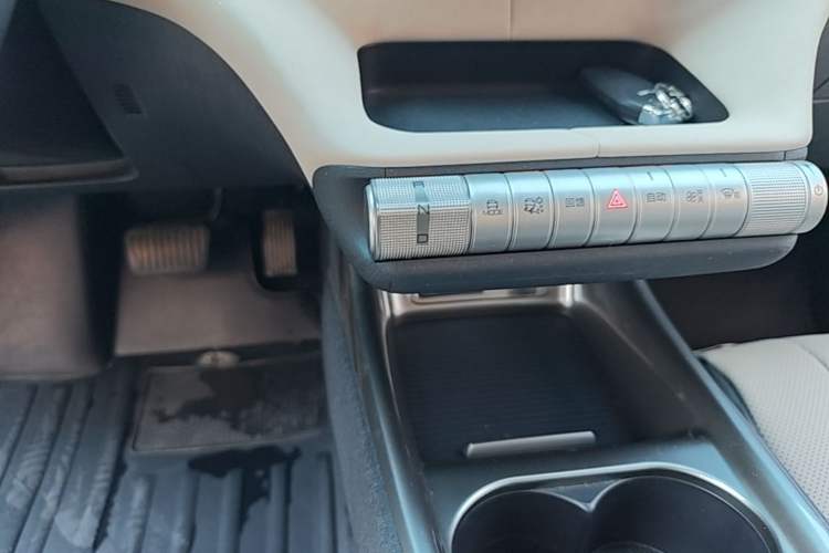 Used BYD Dolphin 2023 420 km Fashion Edition Gear Lever