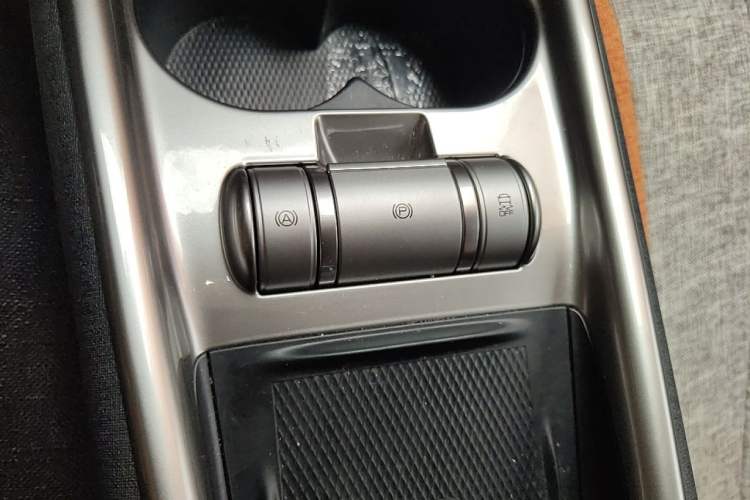 Used BYD Dolphin 2023 420 km Fashion Edition Gear Lever