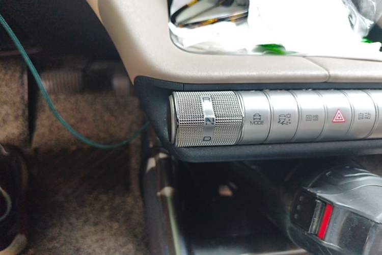 Used BYD Dolphin 2023 420 km Fashion Edition Gear Lever