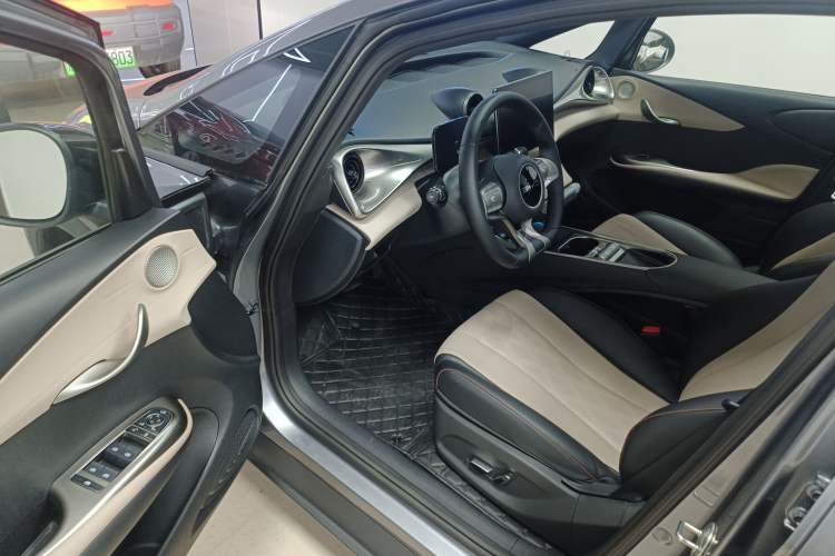 Used BYD Dolphin 2023 420 km Fashion Edition Interior 2