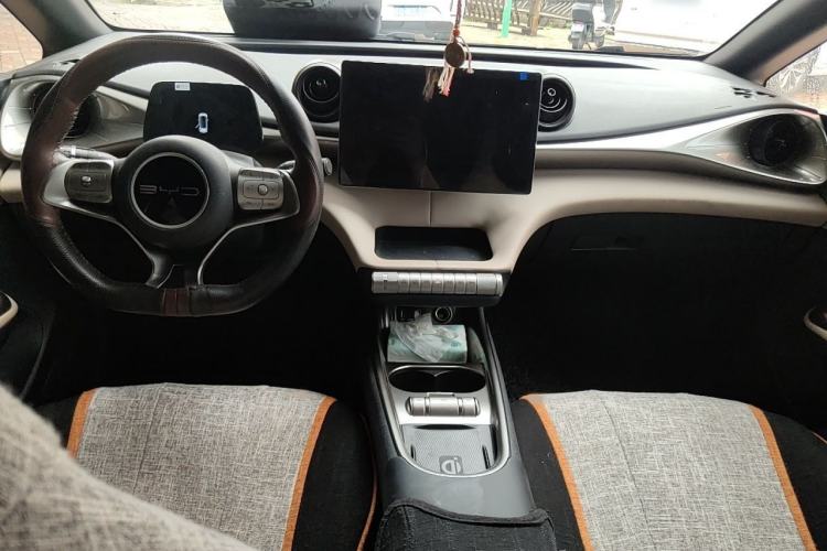 Used BYD Dolphin 2023 420 km Fashion Edition Interior 2