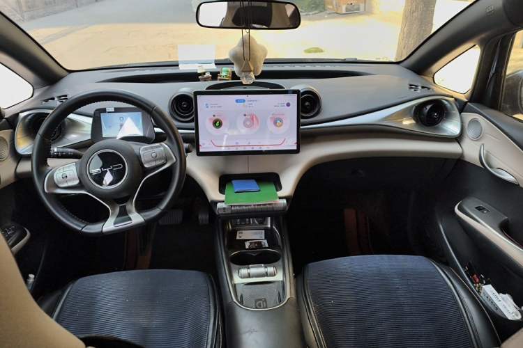 Used BYD Dolphin 2023 420 km Fashion Edition Interior 2