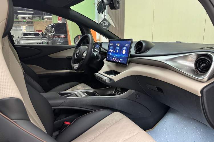 Used BYD Dolphin 2023 420 km Free Version Interior 3