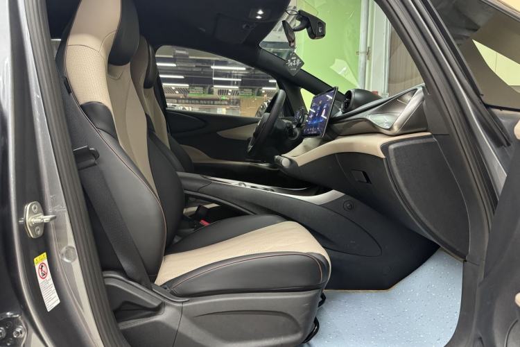 Used BYD Dolphin 2023 420 km Free Version Interior 4