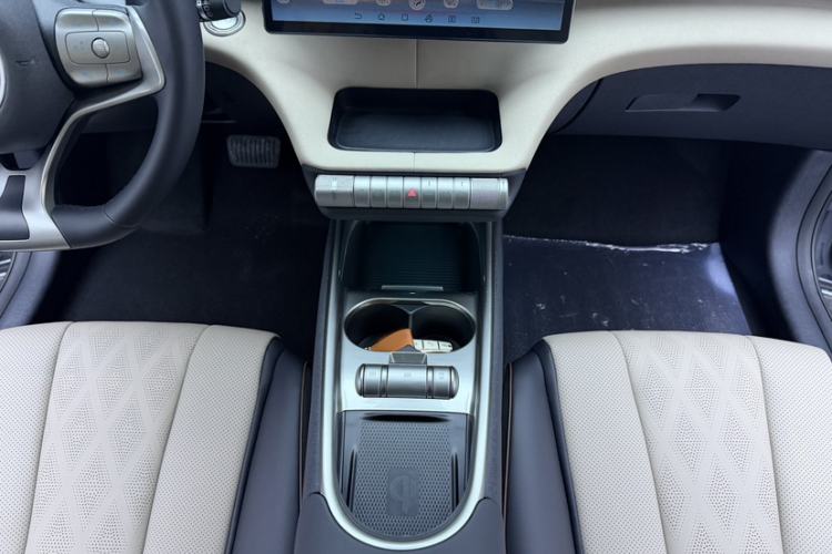 Used BYD Dolphin 2023 420 km Fashion Edition Interior 6