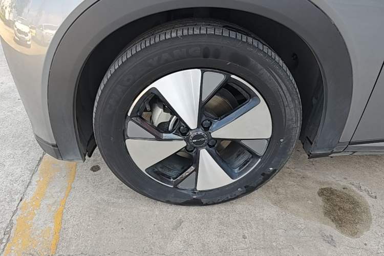 Used BYD Dolphin 2023 420 km Fashion Edition Left Front Wheel Hub