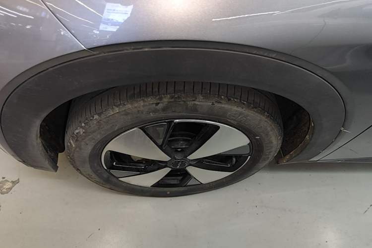 Used BYD Dolphin 2023 420 km Fashion Edition Left Front Wheel Hub