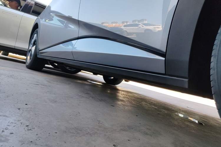 Used BYD Dolphin 2023 420 km Fashion Edition Left Side Sill