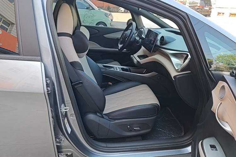 Used BYD Dolphin 2023 420 km Fashion Edition Right Front Seat