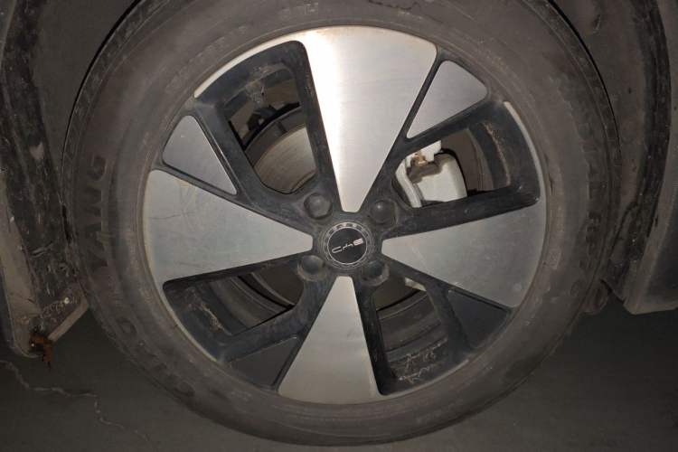 Used BYD Dolphin 2023 420 km Fashion Edition Right Front Wheel Hub