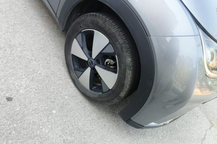 Used BYD Dolphin 2023 420 km Free Version Right Front Wheel Hub