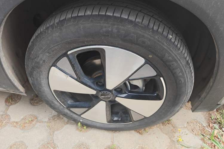Used BYD Dolphin 2023 420 km Fashion Edition Right Front Wheel Hub