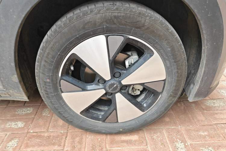 Used BYD Dolphin 2023 420 km Fashion Edition Right Front Wheel Hub