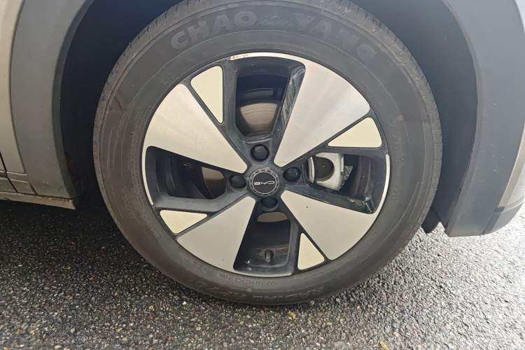Used BYD Dolphin 2023 420 km Fashion Edition Right Front Wheel Hub
