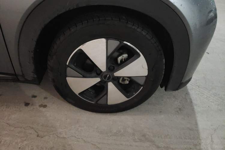 Used BYD Dolphin 2023 420 km Free Version Right Front Wheel Hub