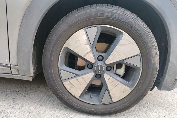 Used BYD Dolphin 2023 420 km Fashion Edition Right Front Wheel Hub