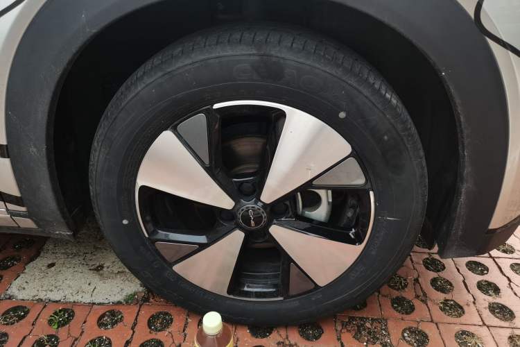 Used BYD Dolphin 2023 420 km Fashion Edition Right Front Wheel Hub