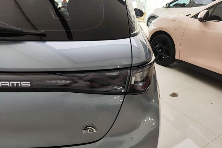 Used BYD Dolphin 2023 420 km Free Version Right Rear Taillight