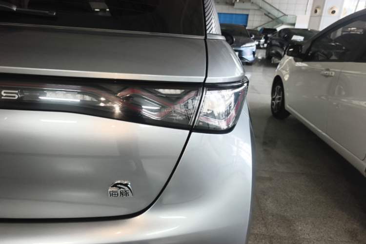 Used BYD Dolphin 2023 420 km Fashion Edition Right Rear Taillight