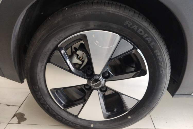 Used BYD Dolphin 2023 420 km Fashion Edition Right Rear Wheel Hub