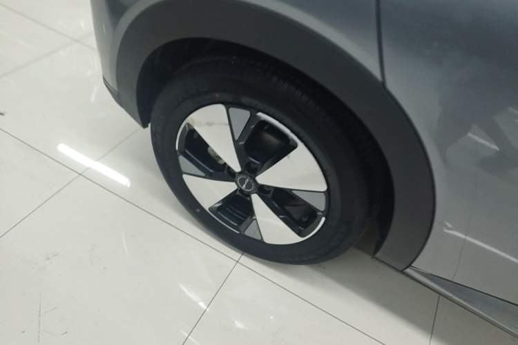 Used BYD Dolphin 2023 420 km Free Version Right Rear Wheel Hub