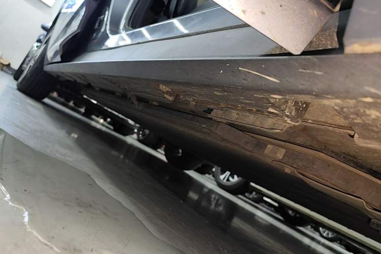 Used BYD Dolphin 2023 420 km Fashion Edition Right Side Sill
