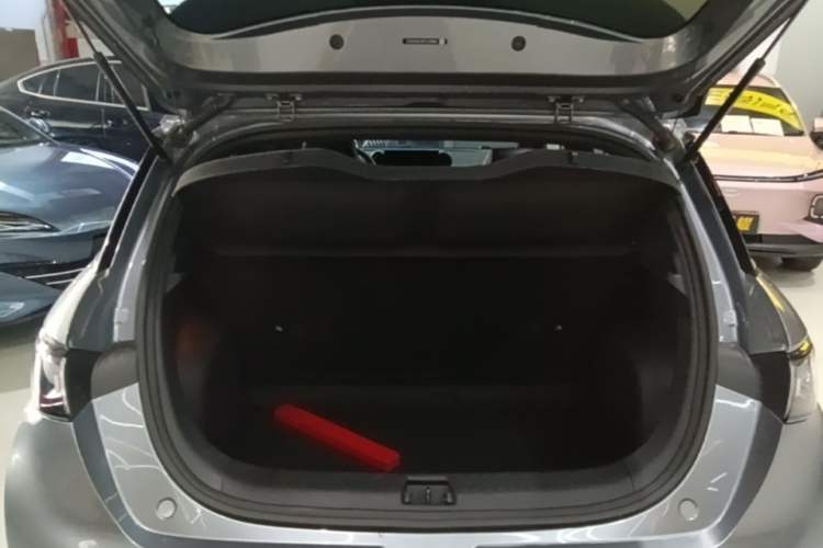 Used BYD Dolphin 2023 420 km Fashion Edition Trunk