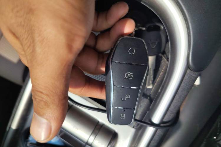 Used BYD Dolphin 2023 420 km Free Version Vehicle Key