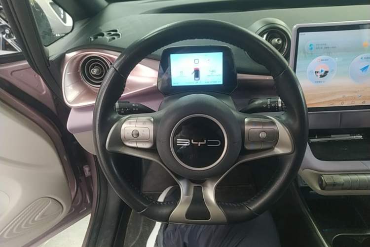 Used BYD Dolphin 2023 420 km Fashion Edition Steering Wheel