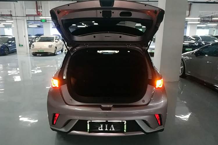 Used BYD Dolphin 2023 420 km Fashion Edition Trunk