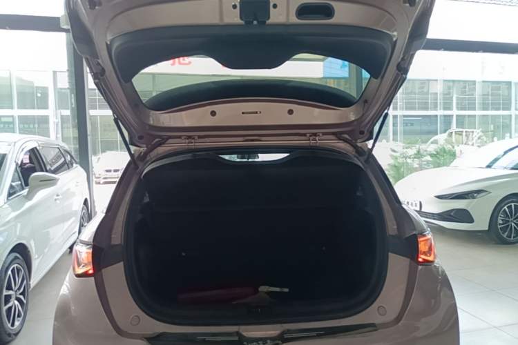Used BYD Dolphin 2023 420 km Fashion Edition Trunk