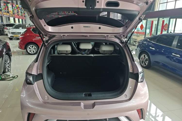 Used BYD Dolphin 2023 420 km Fashion Edition Trunk