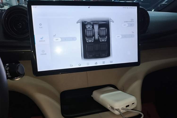 Used BYD Dolphin 2023 420 km Fashion Edition Audio And AC Panel