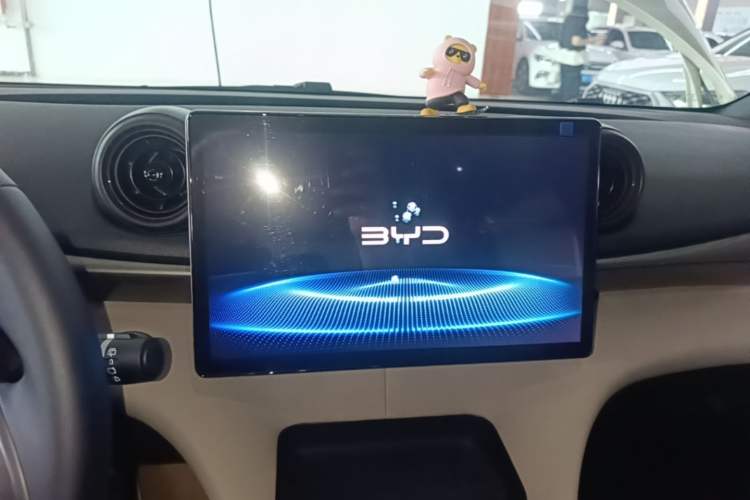 Used BYD Dolphin 2023 420 km Fashion Edition Audio And AC Panel