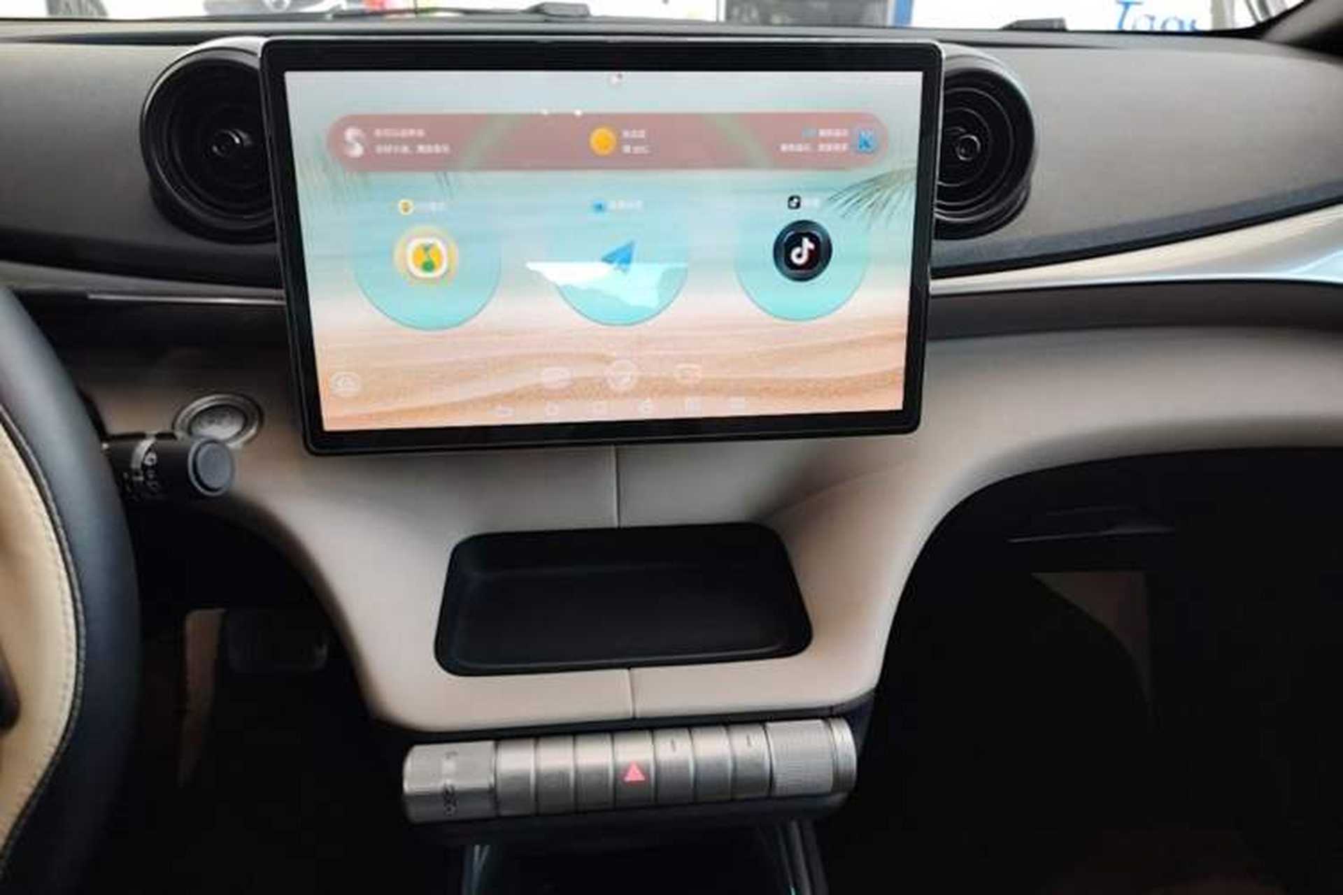 Used BYD Dolphin 2023 420 km Free Version Audio And AC Panel
