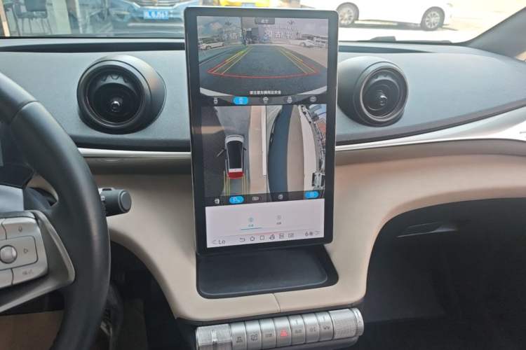 Used BYD Dolphin 2023 420 km Fashion Edition Audio And AC Panel