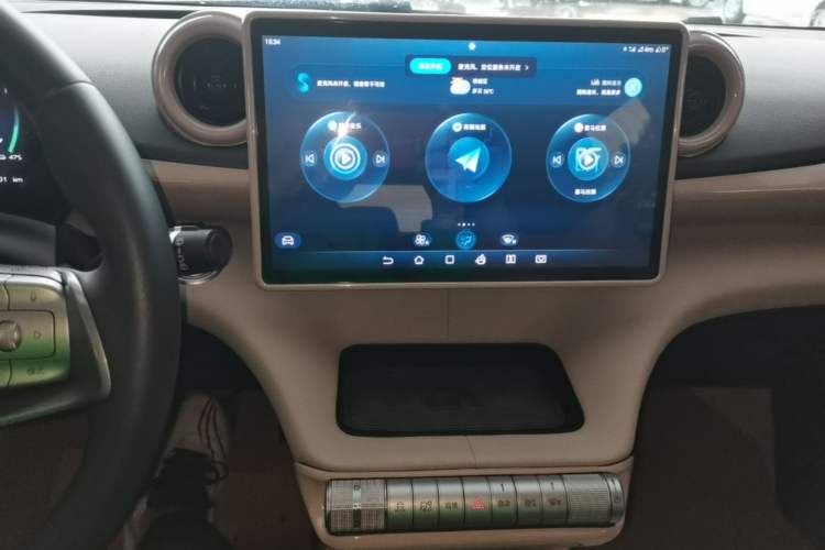 Used BYD Dolphin 2023 420 km Free Version Audio And AC Panel