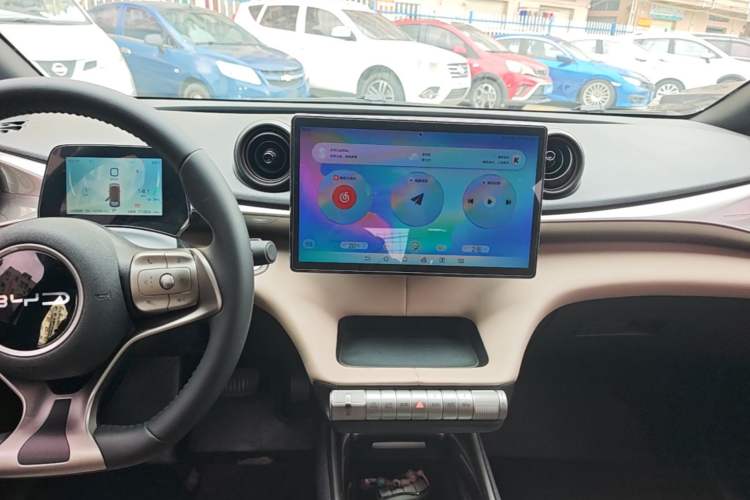 Used BYD Dolphin 2023 420 km Fashion Edition Audio And AC Panel