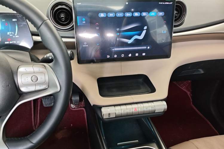 Used BYD Dolphin 2023 420 km Fashion Edition Audio And AC Panel