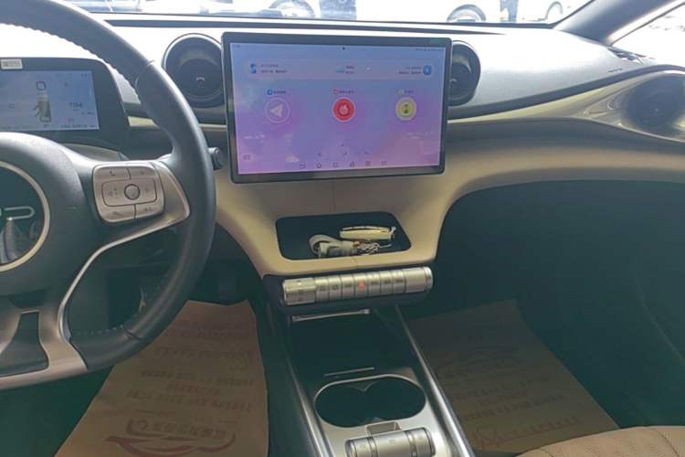 Used BYD Dolphin 2023 420 km Fashion Edition Audio And AC Panel