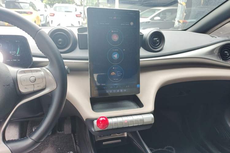 Used BYD Dolphin 2023 420 km Fashion Edition Audio And AC Panel